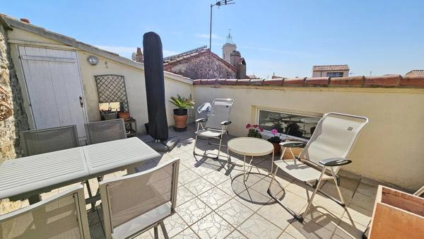 Maison de ville avec garage et terrasse