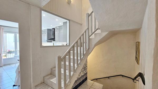 Maison de ville avec garage et terrasse