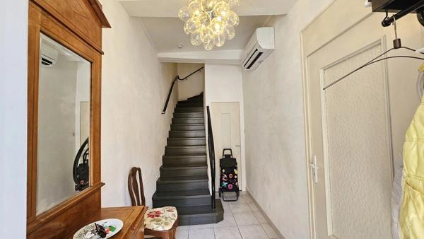 Maison de ville avec garage et terrasse