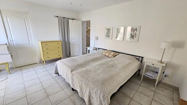 Maison de ville avec garage et terrasse