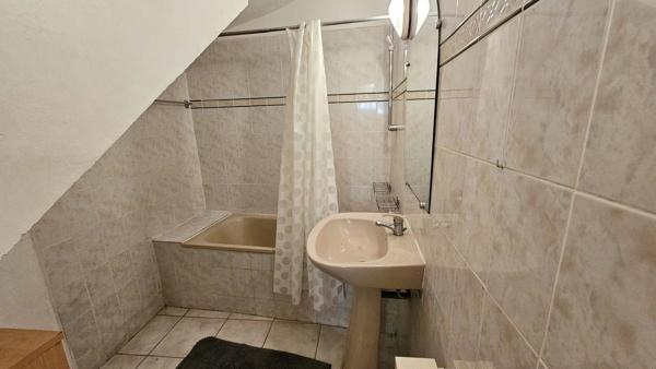 Maison de ville avec garage et terrasse