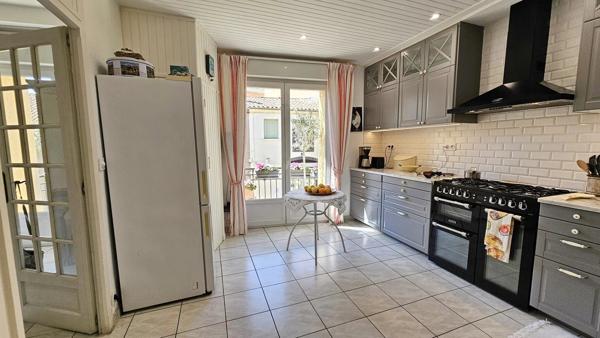 Maison de ville avec garage et terrasse