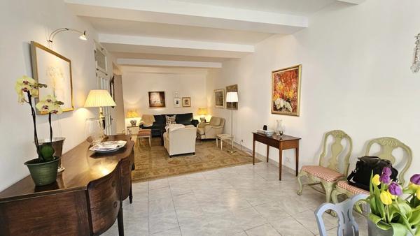 Maison de ville avec garage et terrasse