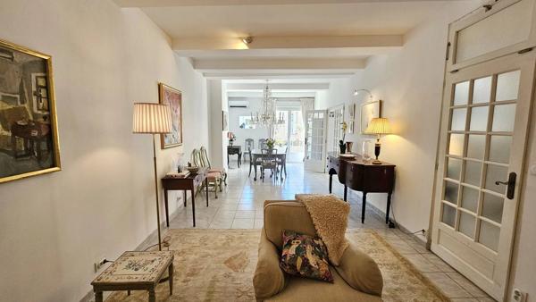 Maison de ville avec garage et terrasse