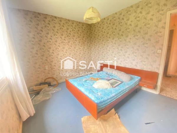 Maison typique des années 70 à Marennes, jardin arboré et gros potentiel à 5 min des plages !