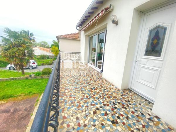 Maison typique des années 70 à Marennes, jardin arboré et gros potentiel à 5 min des plages !