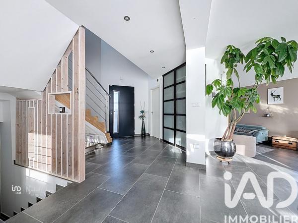 Maison à vendre 6 pièces 159 m² Pers-Jussy