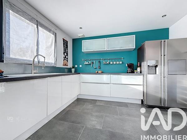 Maison à vendre 6 pièces 159 m² Pers-Jussy