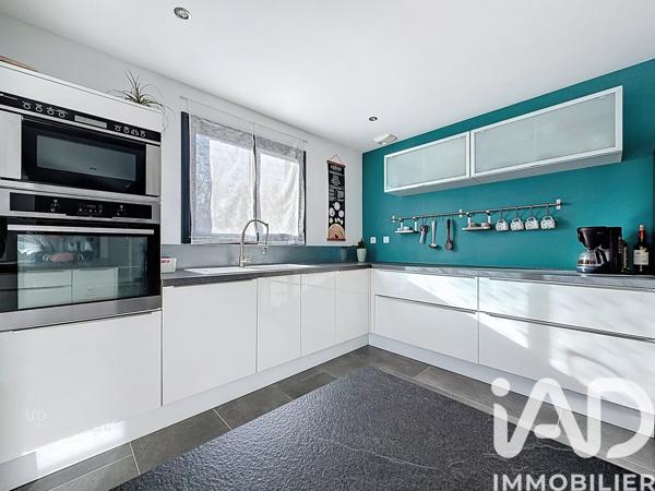 Maison à vendre 6 pièces 159 m² Pers-Jussy