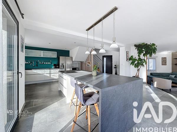 Maison à vendre 6 pièces 159 m² Pers-Jussy