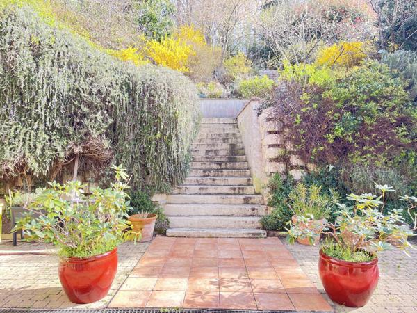 Maison confidentielle en forêt privée – Une signature rare entre nature souveraine et élégance absolue