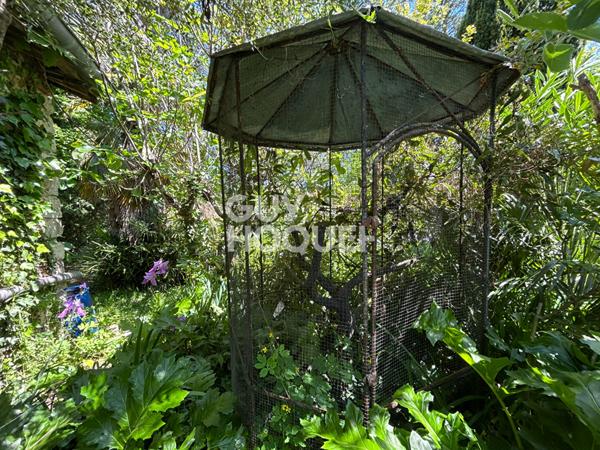 Cahors, charmante propriété familiale atypique avec magnifique parc.
