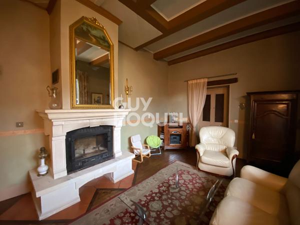 Cahors, charmante propriété familiale atypique avec magnifique parc.