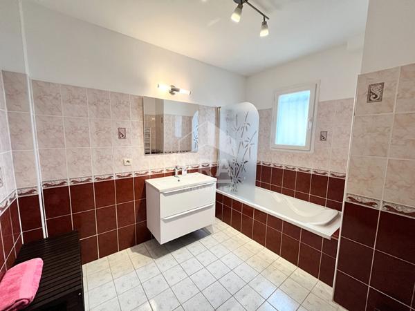 Maison Jouques 4 pièce(s) 127.85 m2