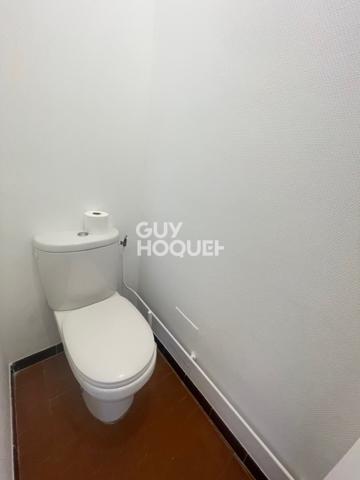 740€HC + 150€ de provision chauffage et eaux compris - T4 - 3 chambres - 80m²