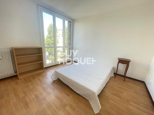740€HC + 150€ de provision chauffage et eaux compris - T4 - 3 chambres - 80m²