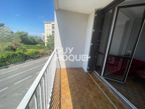 740€HC + 150€ de provision chauffage et eaux compris - T4 - 3 chambres - 80m²