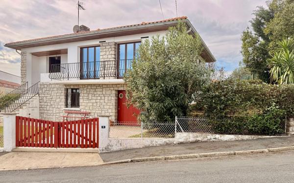 Maison à vendre    5 pièces •  Anglet