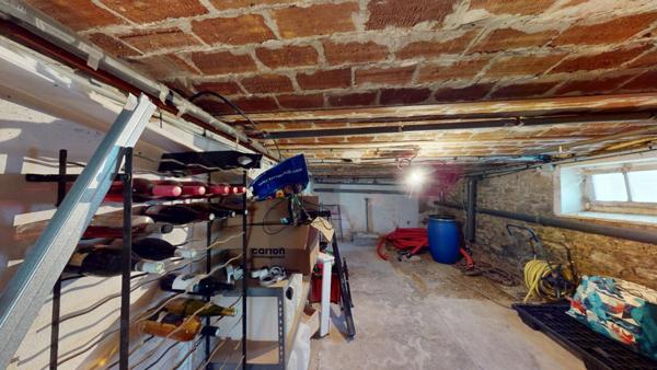 Maison de 205 m2 et S/S total 349 990