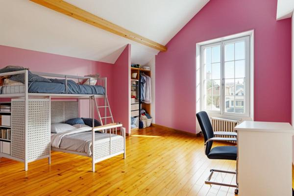 Maison de 205 m2 et S/S total 349 990