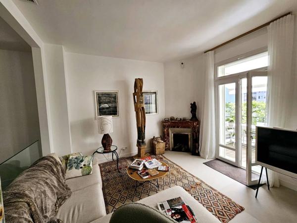 Villa individuelle avec piscine à vendre – Cannes centre, à 5 minutes de la Banane