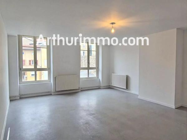 Location                                                      Appartement
                        
                     4 pièces                      97 m2                     à Saint-Forgeux