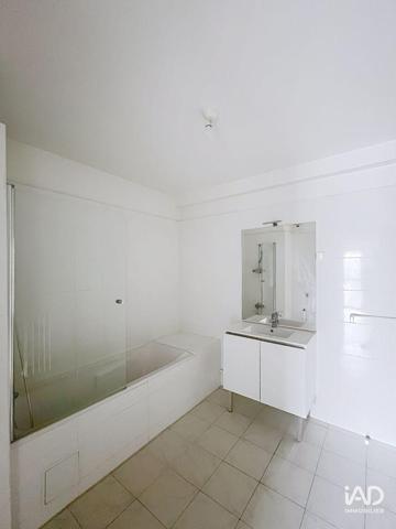 Location appartement 4 pièces 81 m² Marseille 7