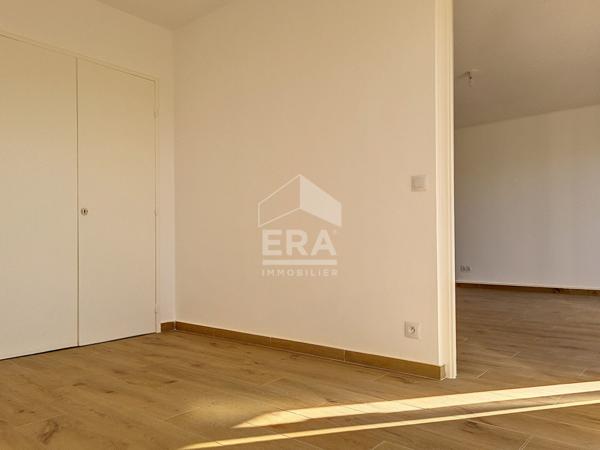 2 Pièces entièrement rénové, 50 M² avec parking et cave
