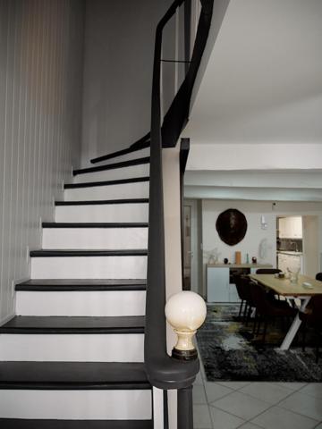 Maison de ville T6 avec garage et piscine