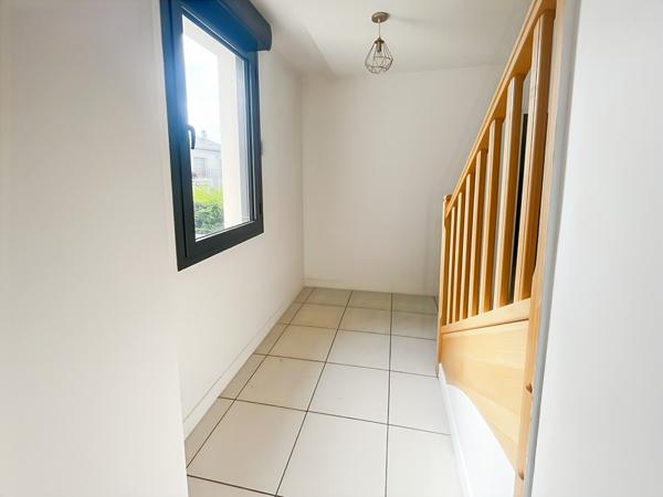 A LOUER MAISON CHENNEVIERES-130 m²