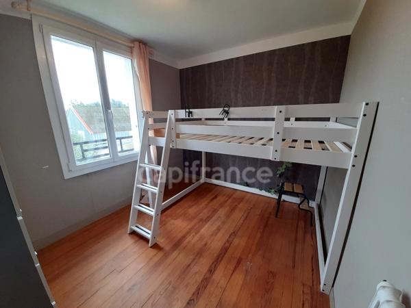Maison à vendre 4 pièces QUIMPER (29)-83 m2 surface habitable - 3 chambres - avec sous-sol- 1 garage indépendant- jardin- terrasse - Parcelle de 436m2-