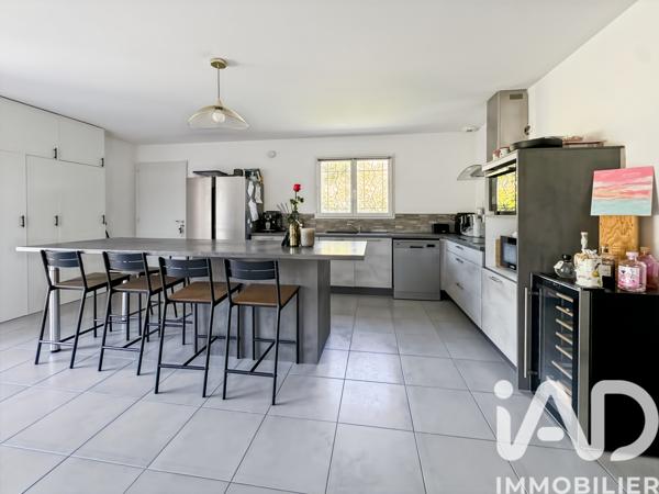 Maison à vendre 5 pièces 94 m² Arles
