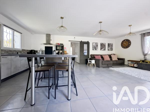 Maison à vendre 5 pièces 94 m² Arles