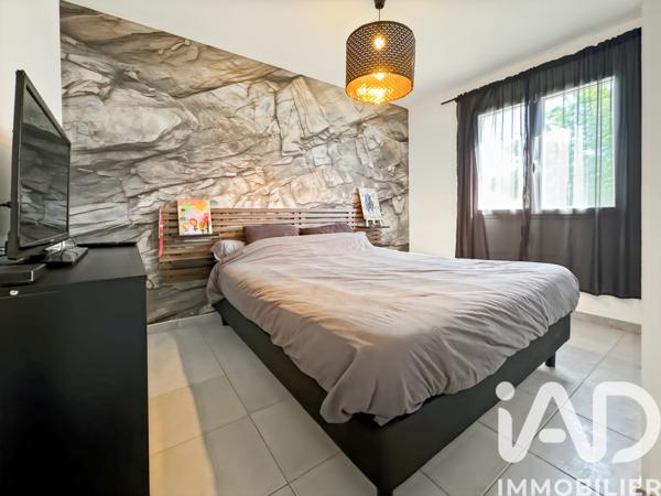 Maison à vendre 5 pièces 94 m² Arles