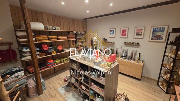 Local Commercial et appartement Barcelonnette (04400)