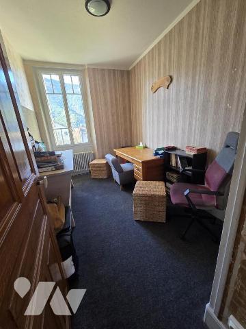 Maison d'habitation avec jardin attenant.