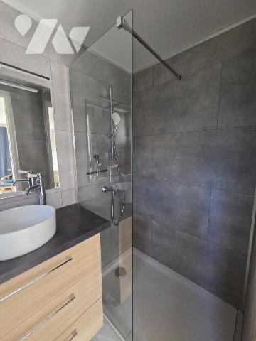 Maison d'habitation avec jardin attenant.