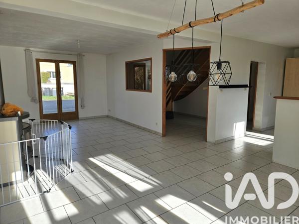 Location maison 8 pièces 148 m² Irreville
