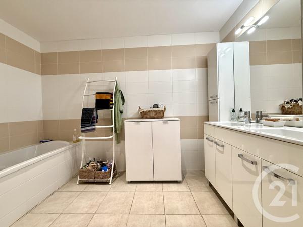 Appartement T4 à vendre  4 pièces - 92,72 m2 GENAS - 69