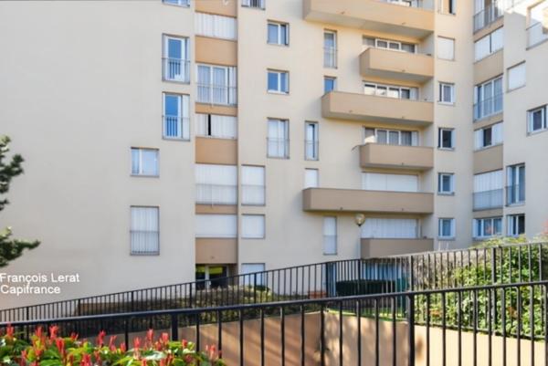Appartement à vendre 5 pièces THIAIS (94)– Appartement de 5 pièces avec une cave et une place de parking – 95,29 m2 loi Carrez - 393 800 € honoraires d’agence inclus