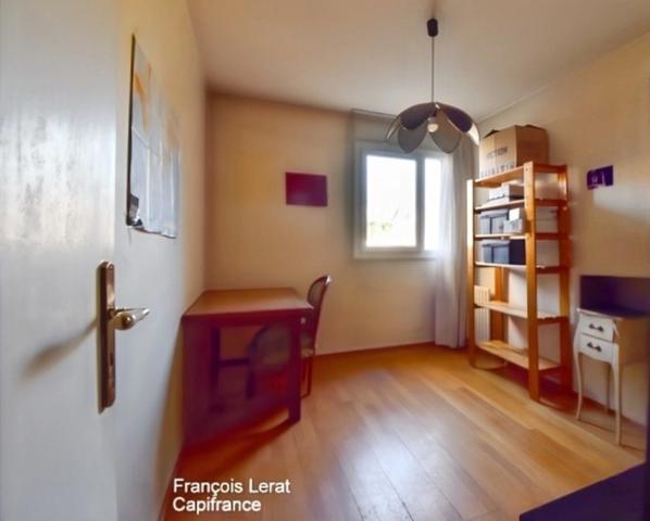 Appartement à vendre 5 pièces THIAIS (94)– Appartement de 5 pièces avec une cave et une place de parking – 95,29 m2 loi Carrez - 393 800 € honoraires d’agence inclus