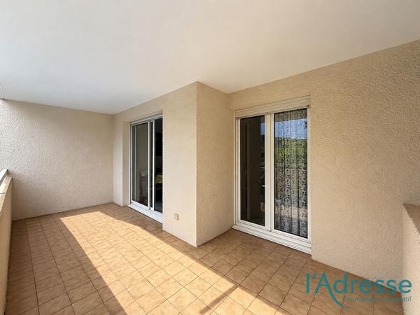 Appartement 3 pièces 41m2 avec grande terrasse et garage à Mandelieu