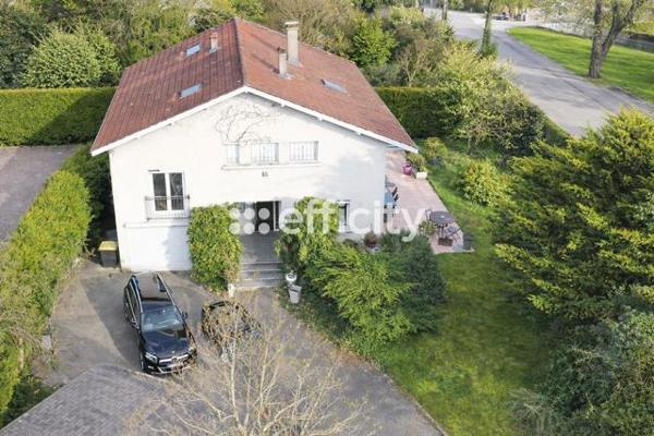 Maison
         5 pièces
        - 150 m² Exclusivité 368 000 € *