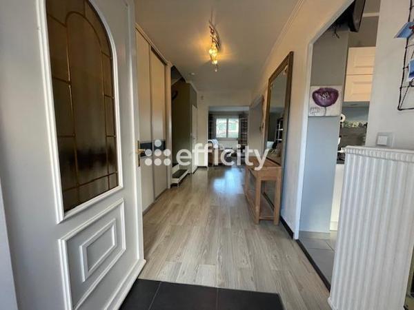 Maison
         5 pièces
        - 150 m² Exclusivité 368 000 € *
