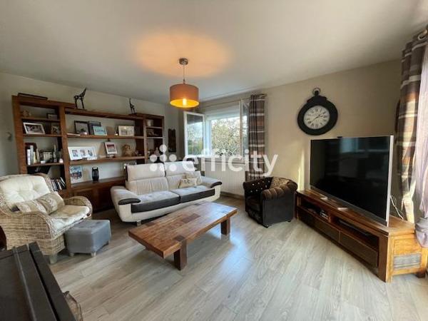 Maison
         5 pièces
        - 150 m² Exclusivité 368 000 € *