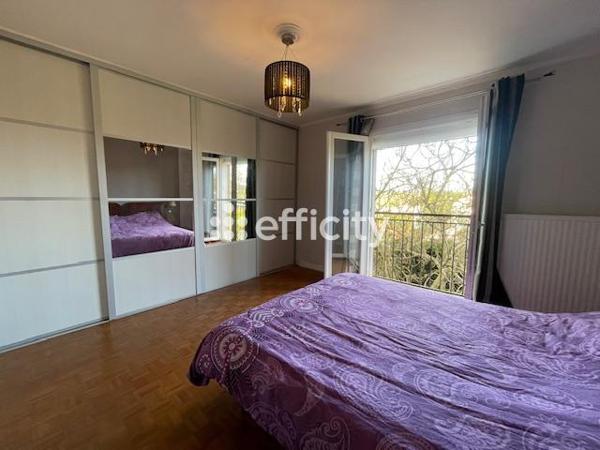 Maison
         5 pièces
        - 150 m² Exclusivité 368 000 € *