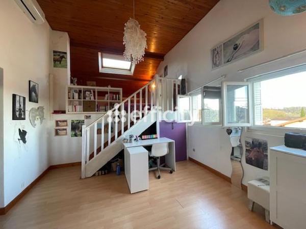 Maison
         5 pièces
        - 150 m² Exclusivité 368 000 € *