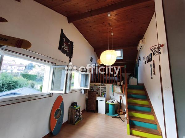 Maison
         5 pièces
        - 150 m² Exclusivité 368 000 € *