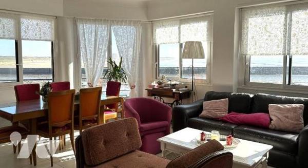 A VENDRE A Saint-Gilles-Croix-de-Vie - Maison en front de mer sur jardin 362m2