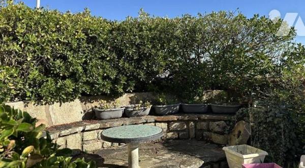 A VENDRE A Saint-Gilles-Croix-de-Vie - Maison en front de mer sur jardin 362m2